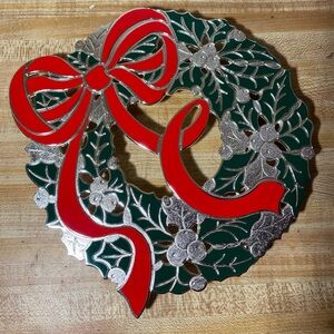 Wm A Rogers Silver Plate Green & Red Holiday Wreath Trivet